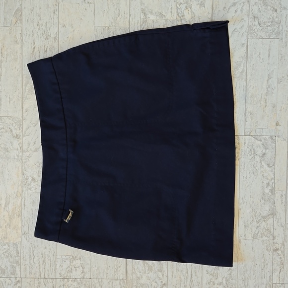 Vineyard Vines Dresses & Skirts - Vineyard Vines Skirt Womans Size 2 Navy has pockets